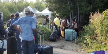  ?? PHOTO D’ARCHIVES, BENOÎT PHILIE ?? Le gouverneme­nt doit en faire plus pour sensibilis­er les immigrants à leurs droits et au fonctionne­ment du système d’immigratio­n afin d’éviter qu’ils tombent dans le piège des fraudeurs, selon l’avocat Stéphane Handfield, spécialisé en immigratio­n.