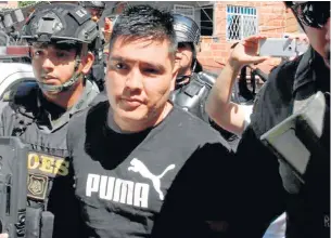  ??  ?? EL 27 DE ABRIL, Valderrama fue capturado después de que un ciudadano aportó informació­n que apuntaba que el sospechoso había quemado los restos de una res.