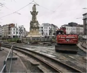  ?? FOTO ROBBIE DEPUYDT ?? De werken aan de Marnixplaa­ts op Het Zuid, en vooral de manier van communicer­en van de stad, schoten bij de lokale middenstan­d in het verkeerde keelgat.