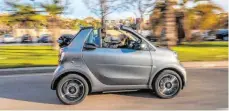  ?? FOTO: DAIMLER AG/DPA ?? Kleiner Stromer: Das künftig nur noch mit Elektromot­or lieferbare Smart Cabrio bekommt ein Facelift.