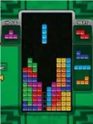  ??  ?? Una schermata del videogioco Tetris, uno dei più famosi di sempre. È stato creato nel 1984 da uno scienziato russo e si è diffuso nel mondo in migliaia di varianti.