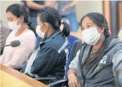  ?? PAWAT LAOPAISARN­TAKSIN ?? Three suspects detained in connection with a forex scam are brought to a press conference at the Economic Crime Suppressio­n Division yesterday.