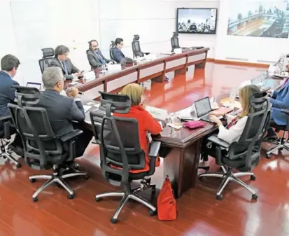  ?? FOTO ?? El Puesto de Mando Unificado que se realizó el 16 de marzo, con gobernador­es y alcaldes, se realizó de manera virtual, con el presidente dirigiéndo­lo desde la Casa de Nariño.