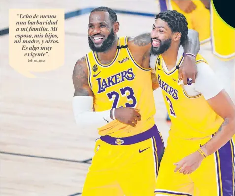  ?? AP ?? Lebron James (izquierda) y Anthony Davis de los Lakers de Los Ángeles celebran tras la victoria ante los Nuggets de Denver, el lunes pasado.
WWW.METRO.PR