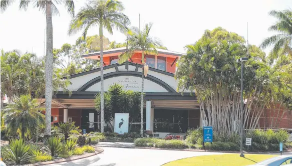  ?? Picture: MIKE BATTERHAM ?? The Sanctuary Cove Country Club may be redevolope­d if resort owner Mulpha takes 100 per cent control of the two-level building.