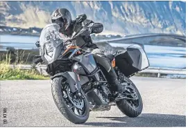  ??  ?? La KTM  Adventure est une moto bourrée de qualités. De plus, elle fait partie des moins chères de sa catégorie.