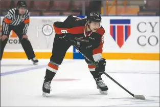  ?? NEWS PHOTO RYAN MCCRACKEN ?? Medicine Hat Tigers defenceman Dylan Plouffe prepares for a faceoff during a game against the Everett Silvertips at Canalta Centre on Dec. 7, 2019.