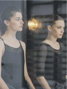  ?? ?? Diana Silvers as Kate and Kristine Froseth as Marine in Birds Of Paradise