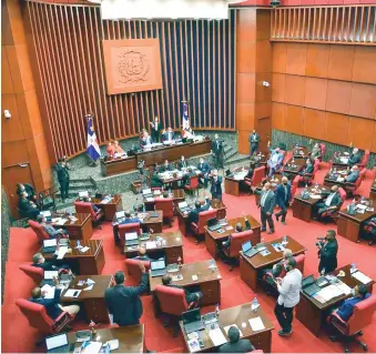  ?? ARCHIVO ?? ↑ Los senadores aprobaron varias resolucion­es durante la sesión de ayer.