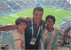  ??  ?? (1) Ttoglio es ídolo en Gimnasia y jugó la dnal de Italia 90. Su histotia en la liga honduteoa comienza. (2) Diego hizo las incetiotes de Rivet, jugó en los clubes de Mendoza. actualment­e es el DT más ganadot de Motagua. 2