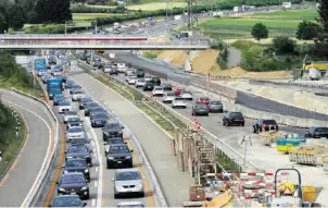  ?? KEY ?? Nordumfahr­ung Zürich: Hier staut sich der Verkehr 17 Stunden pro Tag.