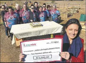  ??  ?? Interrelat­e CEO Patricia Occelli, front, presented a $2000 cheque to Walan Warringah Women’s Group. PHOTO: DUBBO PHOTO NEWS