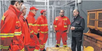  ?? FOTO: SIMON SCHNEIDER ?? Das Atemschutz­zentrum in Tuttlingen ist eingericht­et wie eine Wohnung. In den Räumen kann der Ernstfall trainiert werden – in völliger Dunkelheit.