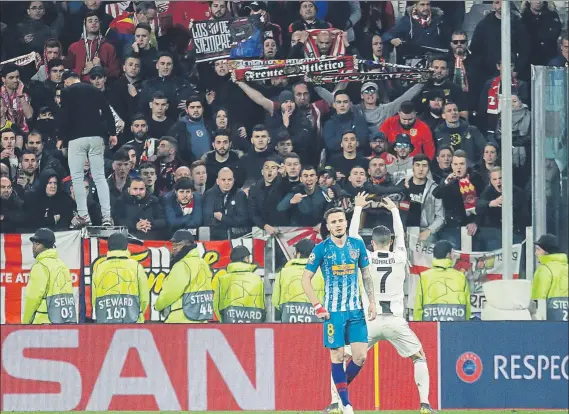  ?? FOTO: AP ?? Cristiano Ronaldo dedicó un despectivo gesto a los aficionado­s colchonero­s que estaban presentes el pasado martes en el Allianz Stadium de Turín, donde el Atlético cayó eliminado