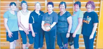  ??  ?? Napier Sunhawks recently returned from playing a masters tournament in Australia — Jo Richards (far left) and captain Di Robertson (centre).