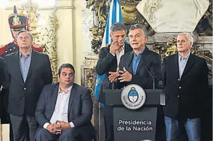  ?? (DYN) ?? Casa Rosada. El presidente Macri encabezó un acto con funcionari­os y con sindicalis­tas.