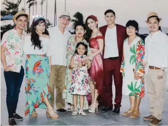  ??  ?? THE LOPEZES. Jose Antonio, Carmina, Mario, Vivian with Arabella, Bianca, Justin, Teofila and Mike.