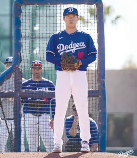  ?? ?? l Yoshinobu Yamamoto dio muestra de su capacidad en las prácticas de los Dodgers.