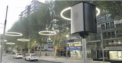  ??  ?? Avenida Mediterran­eo has new 'halo' lights and a radar device