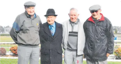  ?? Photo / Colin Thorsen ?? Des Riordan (left) at Waipa¯ Racing Club in 2009 with Norm Holland, John Riordan and Noel Riordan.