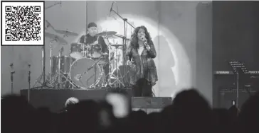  ?? FOTO: SERGIO PÉREZ ?? La exitosa cantante Gloria Gaynor brilló en el escenario.