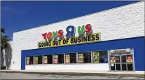  ?? RYAN DIPENTIMA / THE PALM BEACH POST ?? Toys R Us in Boynton Beach will close its doors for good today, leaving workers looking for jobs and parents looking for a place to shop for their children.