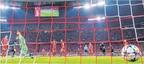  ?? FOTO: AFP ?? Das war Marcelos linker Fuß: Bayern-Schlussman­n Sven Ulreich ist geschlagen, die Partie nimmt eine für die Münchner unschöne Wende.