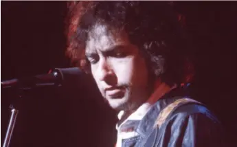  ?? Bild: BARON WOLMAN ?? STARK GUDSTRO. Under perioden 1979-1981 var Bob Dylan djupt troende och började sjunga gospel. Rockpublik­en blev såklart vansinnig på honom men nu snart 40 år senare är det dags att ge Dylans kristna låtar en ärlig chans, skriver tidningens Jan...