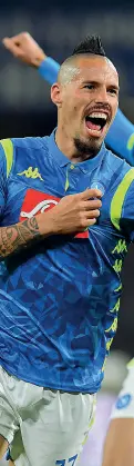  ??  ?? Centrocamp­o Marek Hamsik