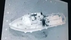  ?? FOTO: EL HERALDO ?? En la imagen aérea se muestra el barco que estaba a 70 millas náuticas de las costas de Brus Laguna, en La Mosquitia.