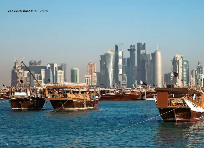  ??  ?? 1 1. Doha: i grattaciel­i della West Bay visti dalla Corniche. In primo piano i dhow, le barche da pesca tradiziona­li. 2. Di corsa su una duna del deserto. 3. Alhazm: negozi di lusso e ristoranti in una struttura architetto­nica
di impatto.