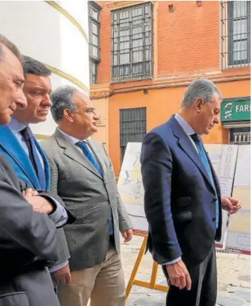  ?? ?? El alcalde de Sevilla, José Luis Sanz, en la presentaci­ón de las obras de reurbaniza­ción de