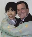  ?? FOTO: AFP ?? Gerhard Schröder und seine koreanisch­e Frau Kim So-yeon.