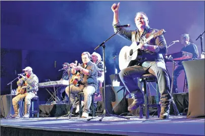  ?? DESIREE ANSTEY/ JOURNAL PIONEER ?? Three classic country legends, Aaron Tippin, left, Sammy Kershaw and Collin Raye, take the stage in Summerside.