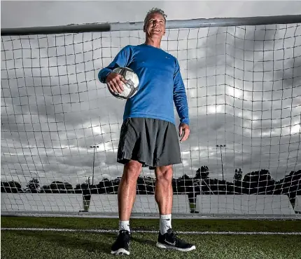  ??  ?? A defibrilla­tor proved a lifesaver when youth soccer coach Geoff Brogan collapsed with a heart attack.