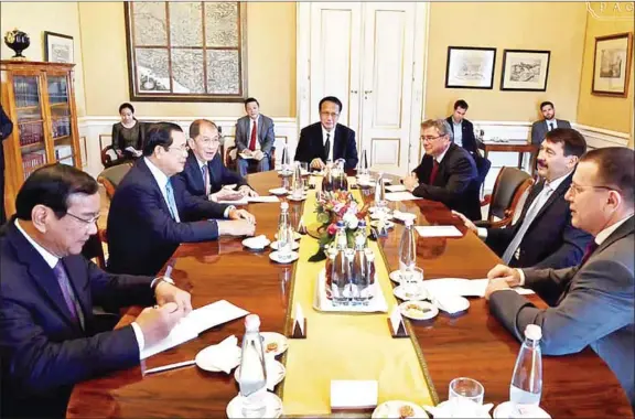  ?? HUN SEN’S FACEBOOK PAGE ?? Prime Minister Hun Sen and other Cambodian officials meet with Hungarian President Janos Ader (second right) in Budapest on Tuesday.
