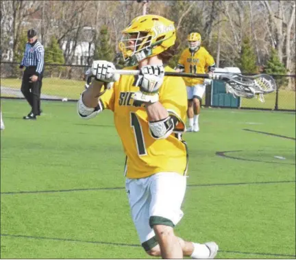  ?? BY SAM BLUM — SBLUM@DIGITALFIR­STMEDIA.COM ?? Siena crushed Manhattan, 16-6on April 8, to pick up its first win of the season two months after it started.