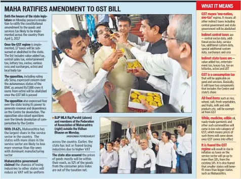  ?? ANSHUMAN POYREKAR/HT ?? BJP MLA Raj Purohit (above) and members of the Federation of Associatio­n of Maharashtr­a (right) outside the Vidhan Bhavan on Monday.