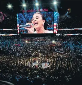  ?? FOTO: EFE ?? Demi Lovato interpretó los himnos de Irlanda y Estados Unidos en la previa