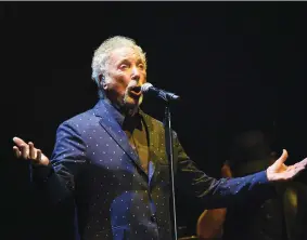  ?? (Courtesy) ?? Legendary singer Tom Jones delivers a powerful performanc­e in Tel Aviv last Wednesday night.