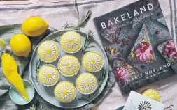  ?? KARON LIU/TORONTO STAR ?? Rosemary cupcakes with lemon cream from Marit Hovland's Bakeland cookbook.