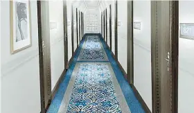  ??  ?? Sobre estas lineas, un concepto artístico de cómo lucirán los corredores, en el área de las habitacion­es.