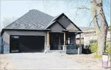  ?? ALLAN BENNER THE ST. CATHARINES STANDARD ?? This new Fonthill home, listed for sale for $694,500, was the target of a recent scam, listed on Craigslist as available for rent for $1,000 a month.