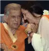  ??  ?? Shashi Kapoor with daughter Sanjana Kapoor