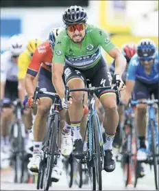  ?? Associated Press ?? Peter Sagan leads the pack across the finish line Wednesday in Quimper, France, after a 127-mile run from Lorient.