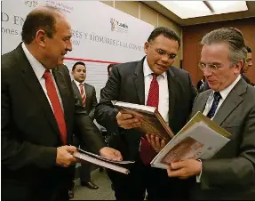 Política efectiva - PressReader