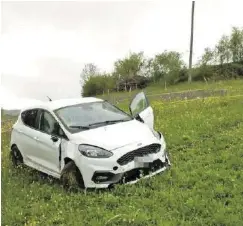  ?? KANTONSPOL­IZEI AARGAU ?? Am Ford Fiesta entstand Totalschad­en.