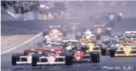  ??  ?? Le  juillet , le duel Prost-Senna fait rage en terre varoise. La McLaren du ‘‘Professeur’’ aura le dernier mot.