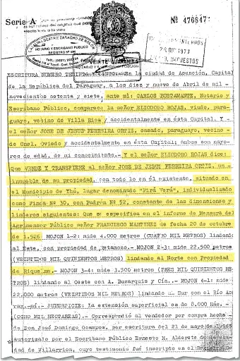  ??  ?? Esta es la escritura pública llena de irregulari­dades con la que se pretende usurpar la reserva.