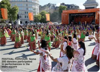  ?? ?? FESTIVAL FERVOUR: Some 200 dancers participat­ed in performanc­es in the main square